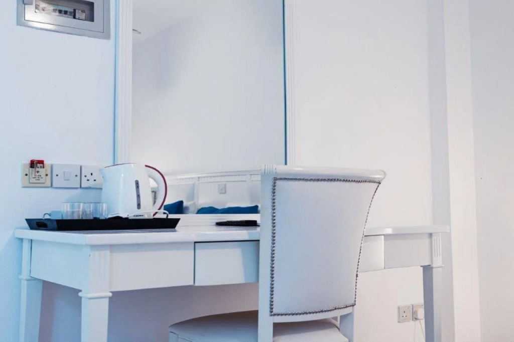 Nereus Hotel
