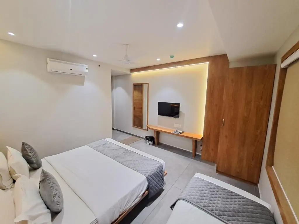 HOTEL OM