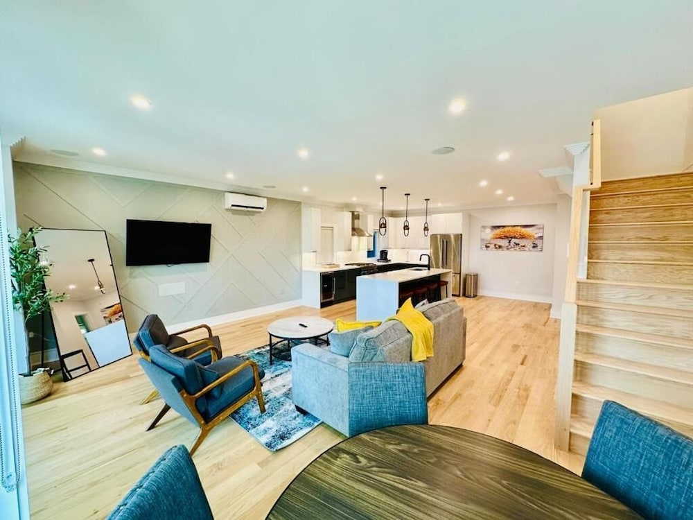 Modern 4BR 2.5BA Duplex For NYC