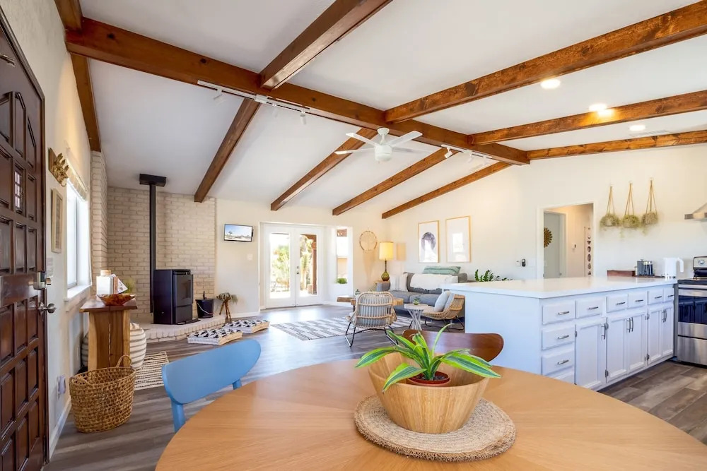 Sukha Life Retreat - Beautiful Views, Close To Jtnp W/hot Tub! 2 Bedroom Home by RedAwning