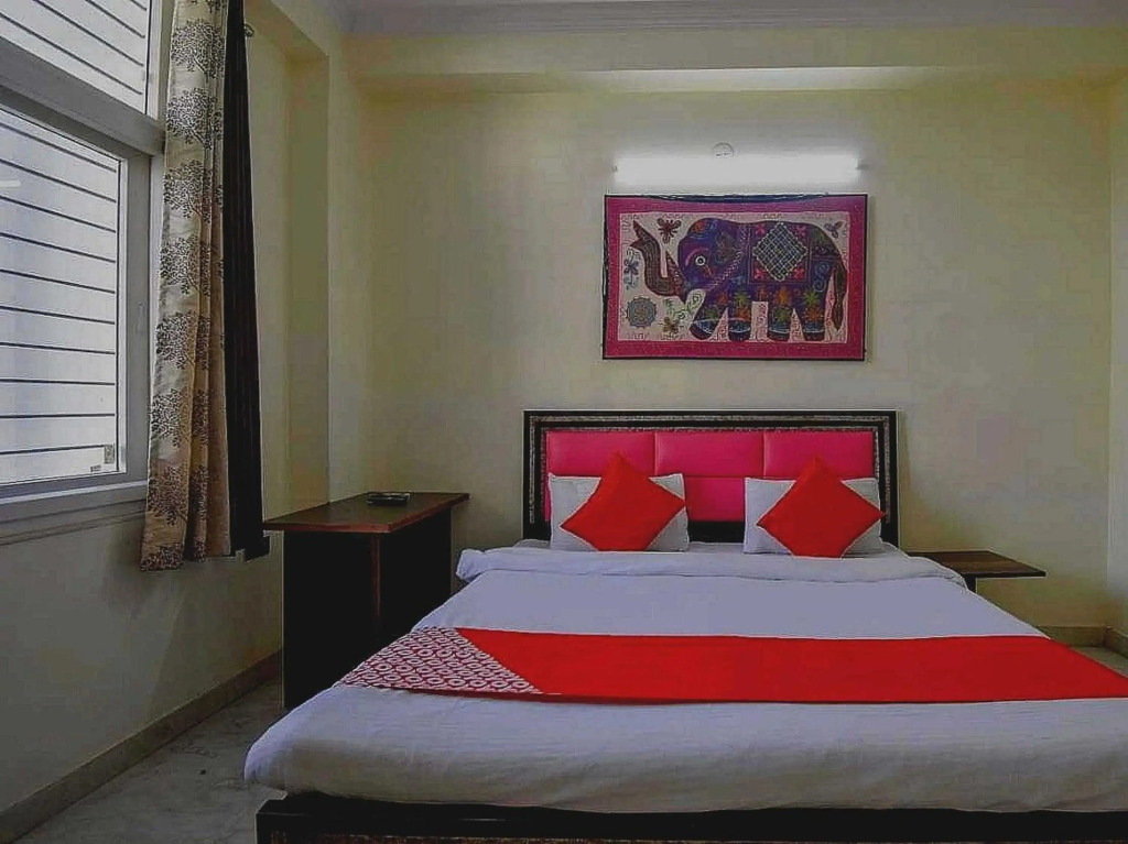 Collection O 62201 Hotel Glory Stay