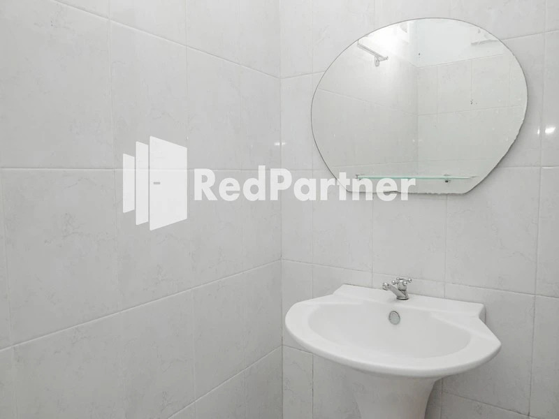 Rajawali Guest House Mitra RedDoorz