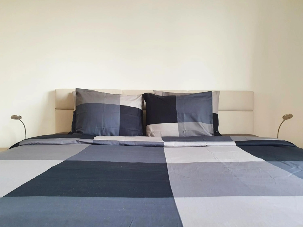 Near Lake Spacious & Furnished Beautiful Apartment