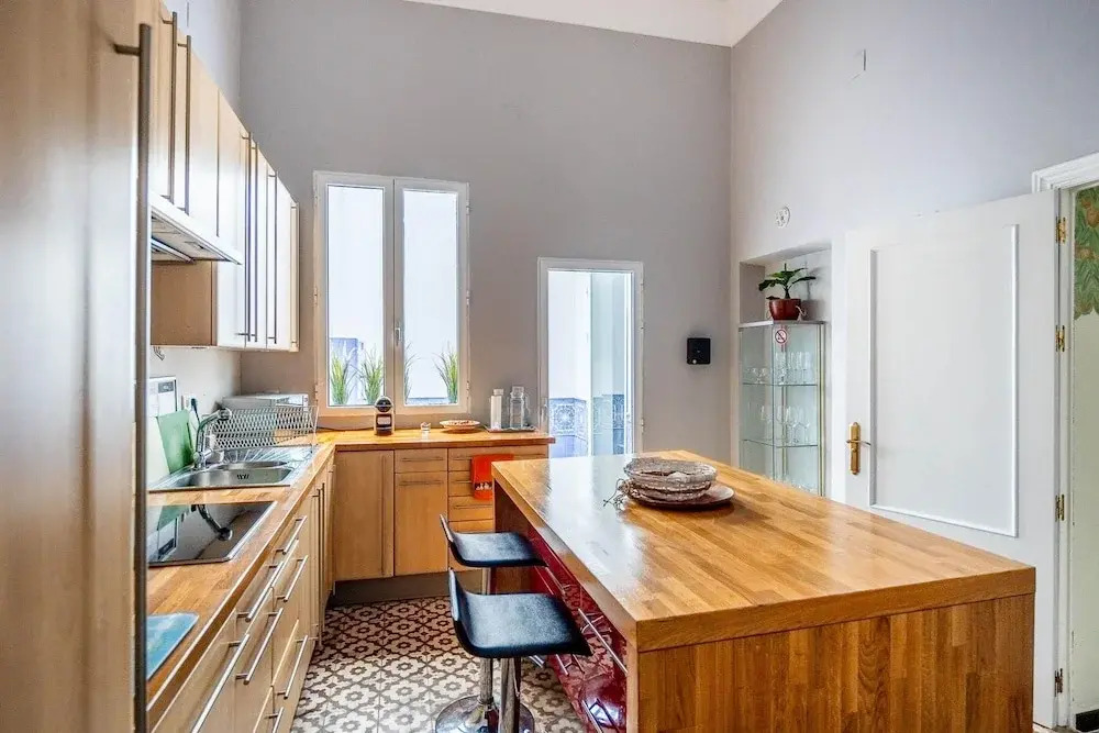 Cheerful 6 Bedroom House in Seville With Terraces