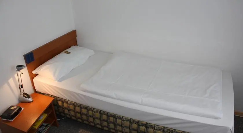 Hotel 64