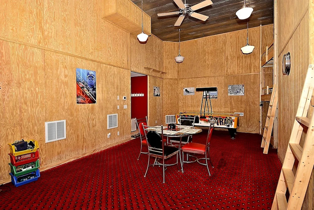Ski Bums Inn