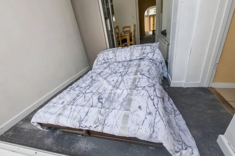 6 Guests-free Public Parking-5 Min to Beach