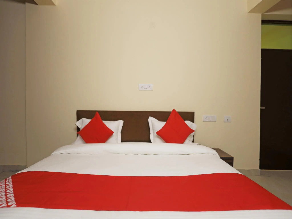 OYO 45288 Hotel 2 Yaars