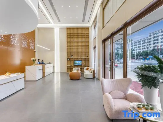 Baiheng Hotel (Shenzhen International Convention & Exhibition Center Tangwei Metro Station Branch)