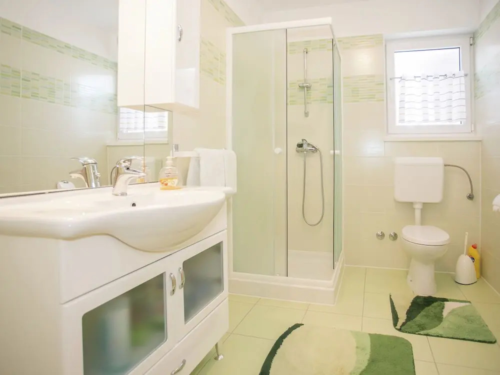 Nice Decorated one Bedroom Apartment With Balcony, Private Parking