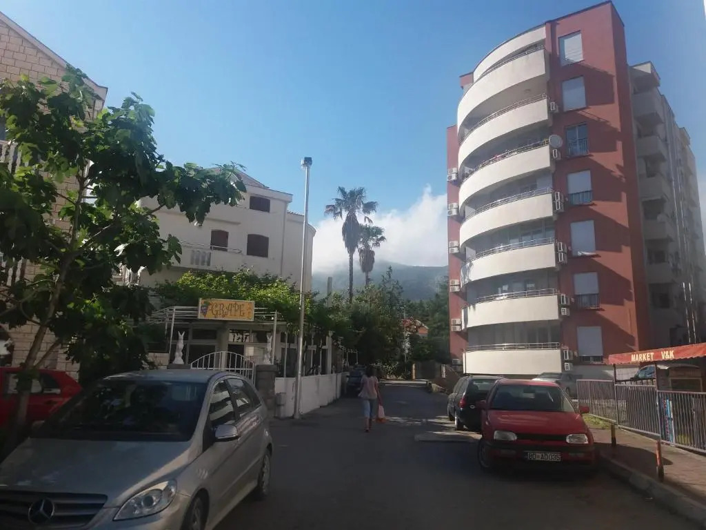 One bedroom Apartment 500m from the beach