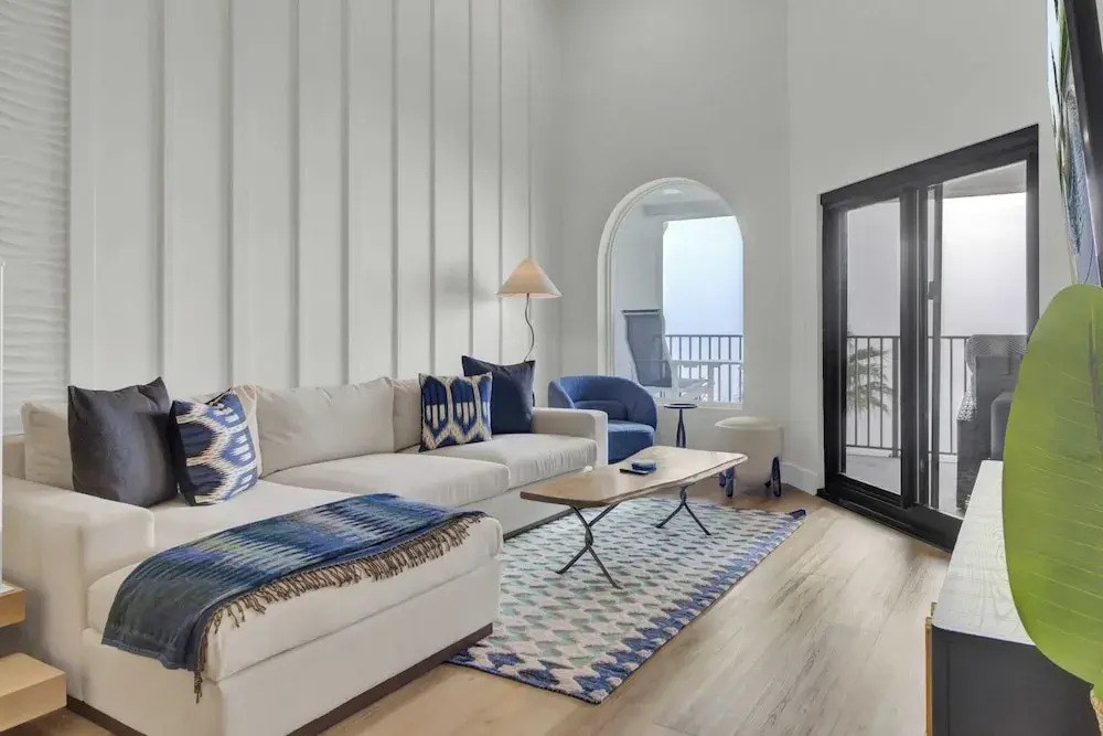 516 Seascape Oceanfront Condo With Pool Access in Wild Dunes
