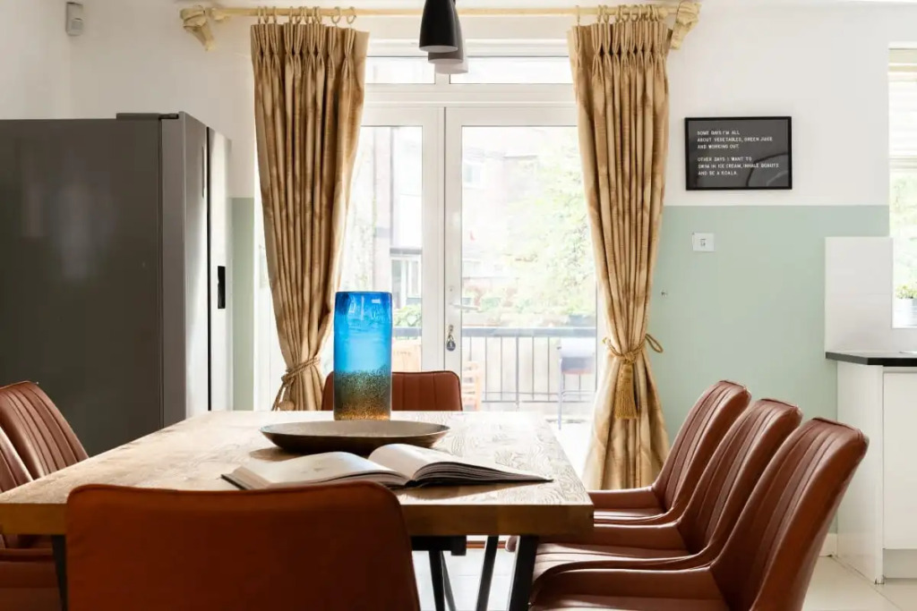 The Southwick Sanctuary - Large & Modern 6BDR Home with Private Terrace