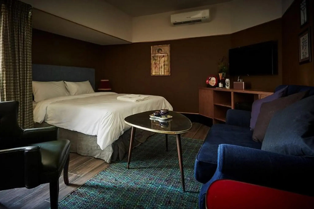 Josh Hotel
