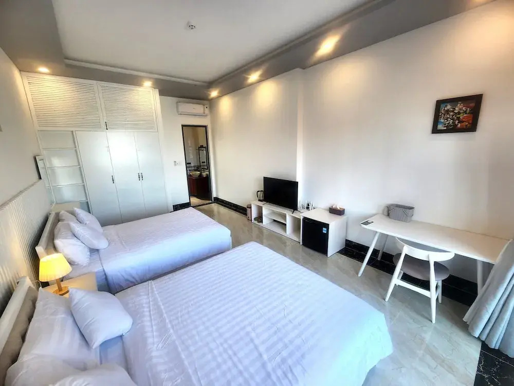 Sunny Shore Resort