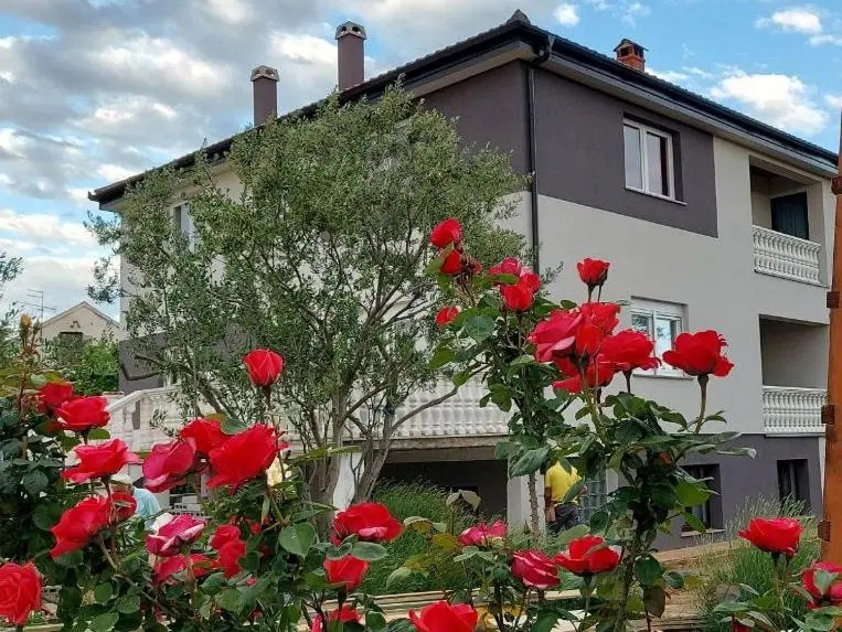 Apartments Krunes