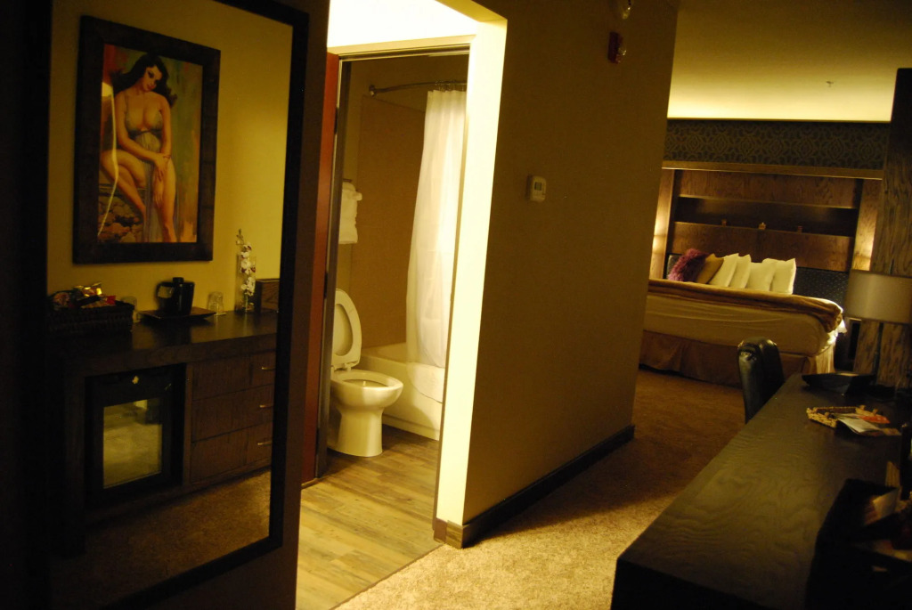 Scholar Morgantown, Tapestry Collection by Hilton