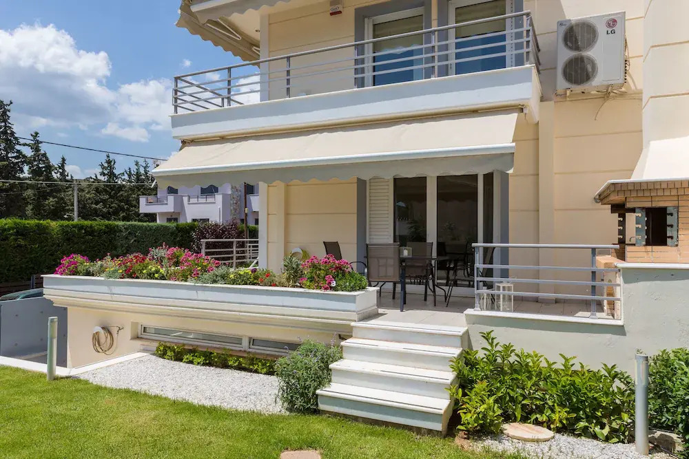 Santa Barbara Garden and Pool Home
