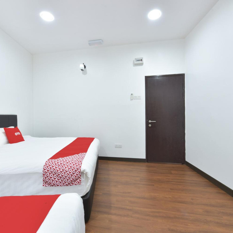 Hotel O Madeena Inn