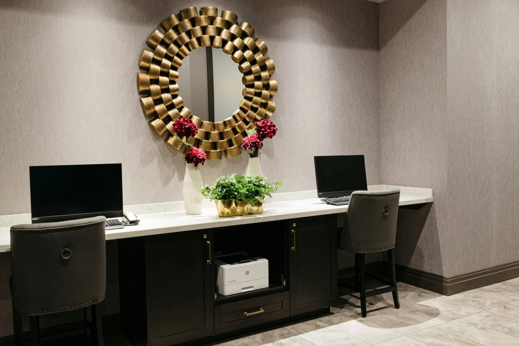 The Axis Moline Hotel, Tapestry Collection By Hilton