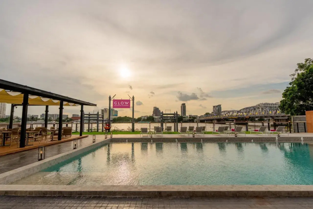 Отель Tara Bangkok Riverside