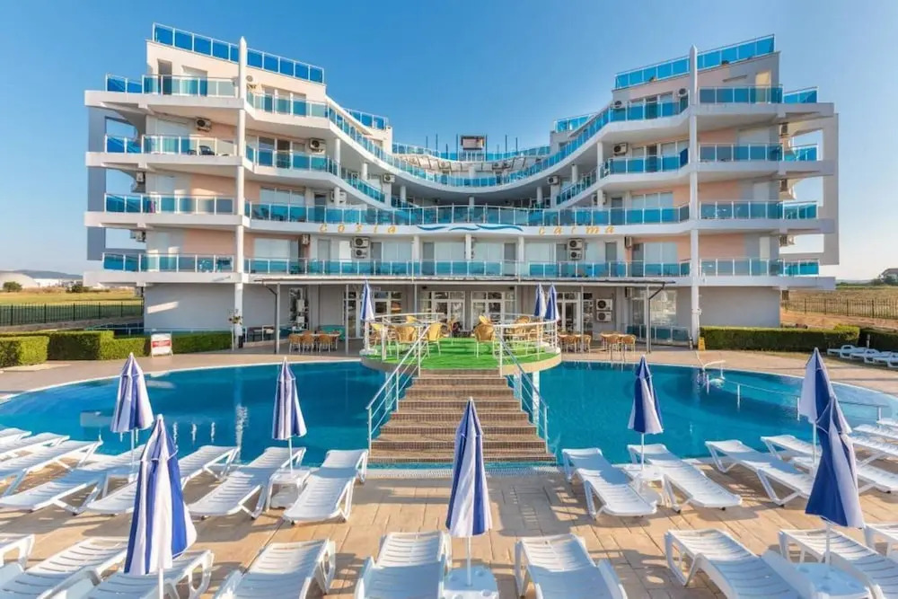 Sea View 1 Bed Apartment With Stunning Ocean Views