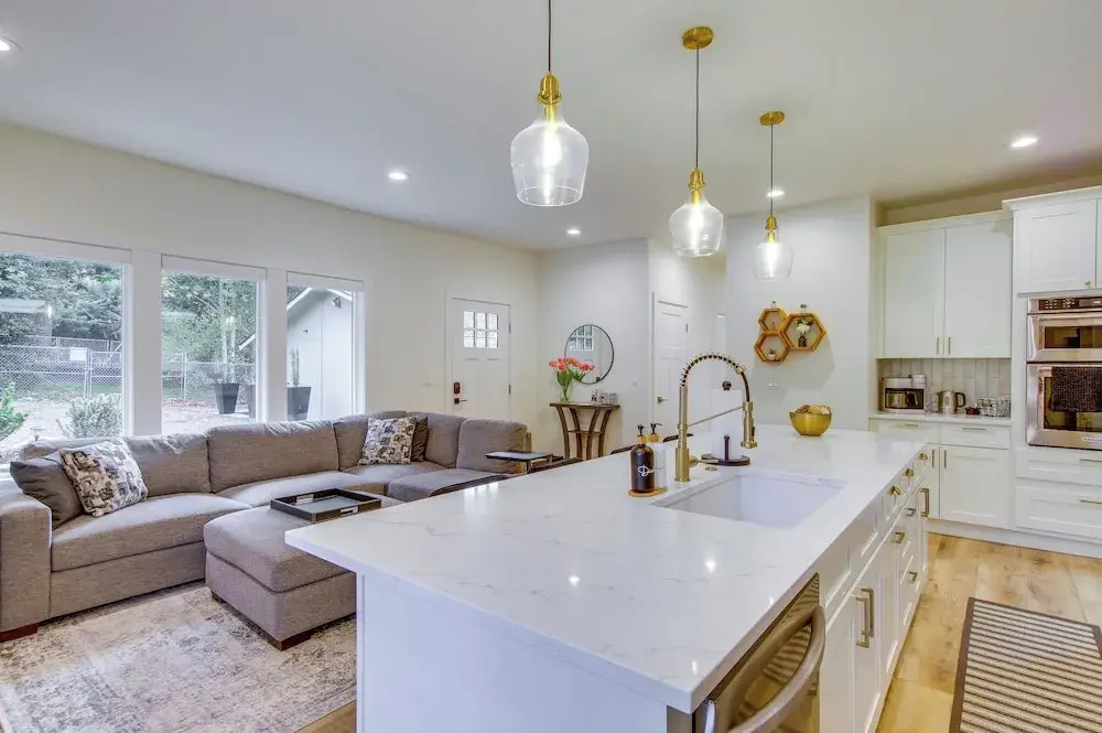 Private Yard & Fire Pit! Modern Kirkland Abode
