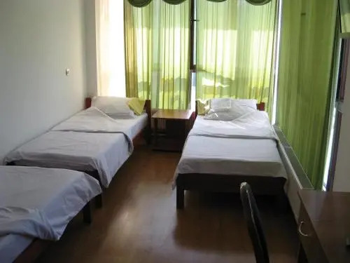 B&B Apolon