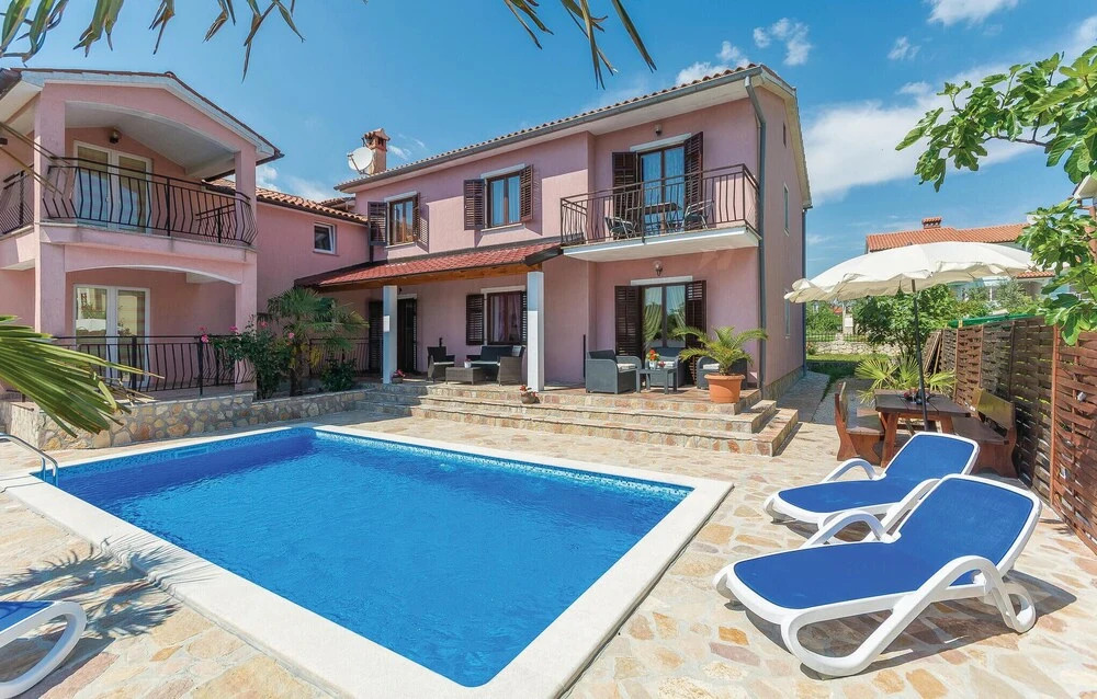 Stunning Home in Labin With Wifi and 5 Bedrooms