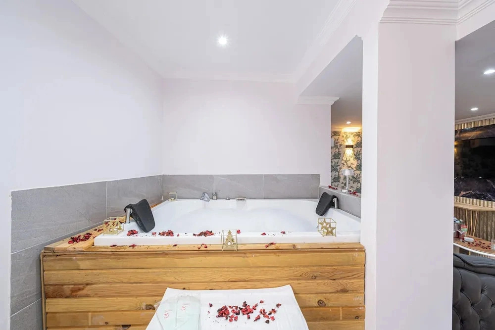 Atakent Suite Hotel