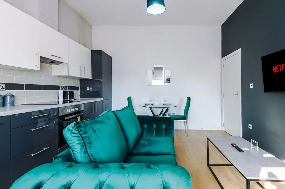 Stylish 2-Bed Apartment - City Centre
