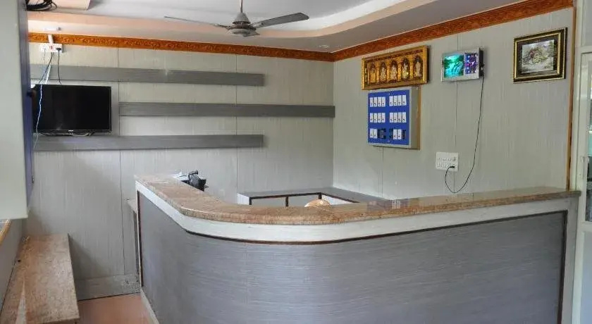C M Hotel