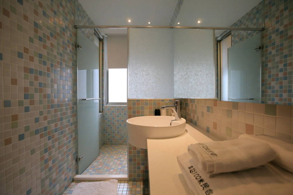 Station 100m B&B