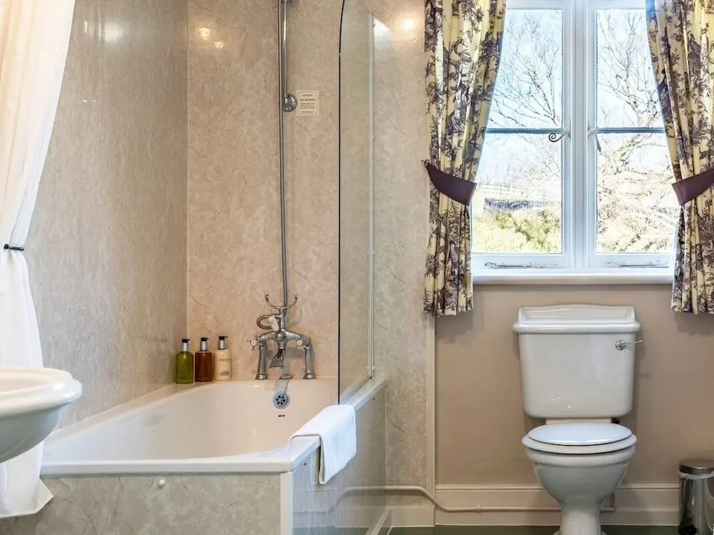 Manor Farm B & B
