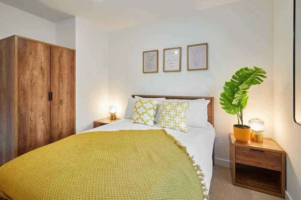 Host Stay Lockside House