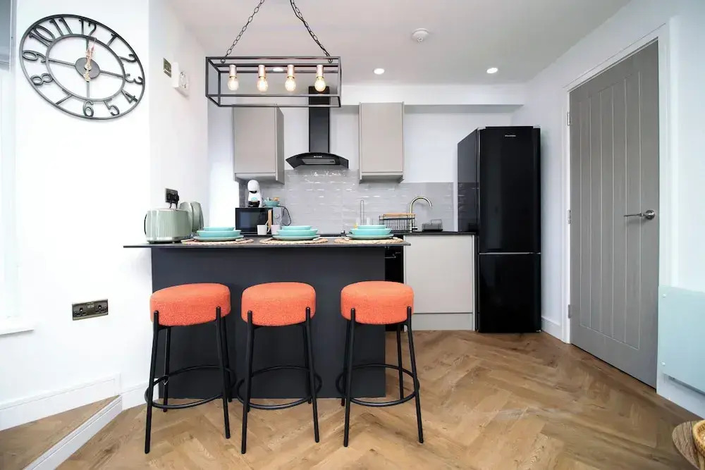 North Road New Luxe Flats with Parking