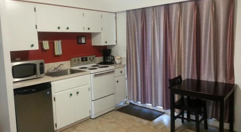Edgewater Motel