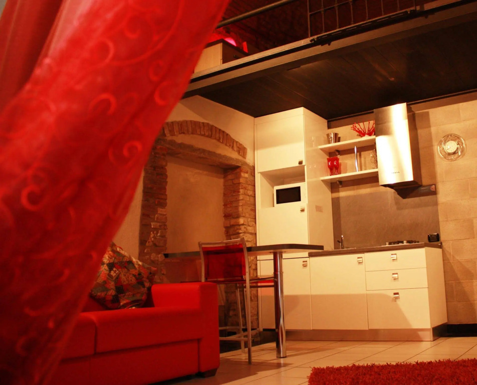 Home Laura