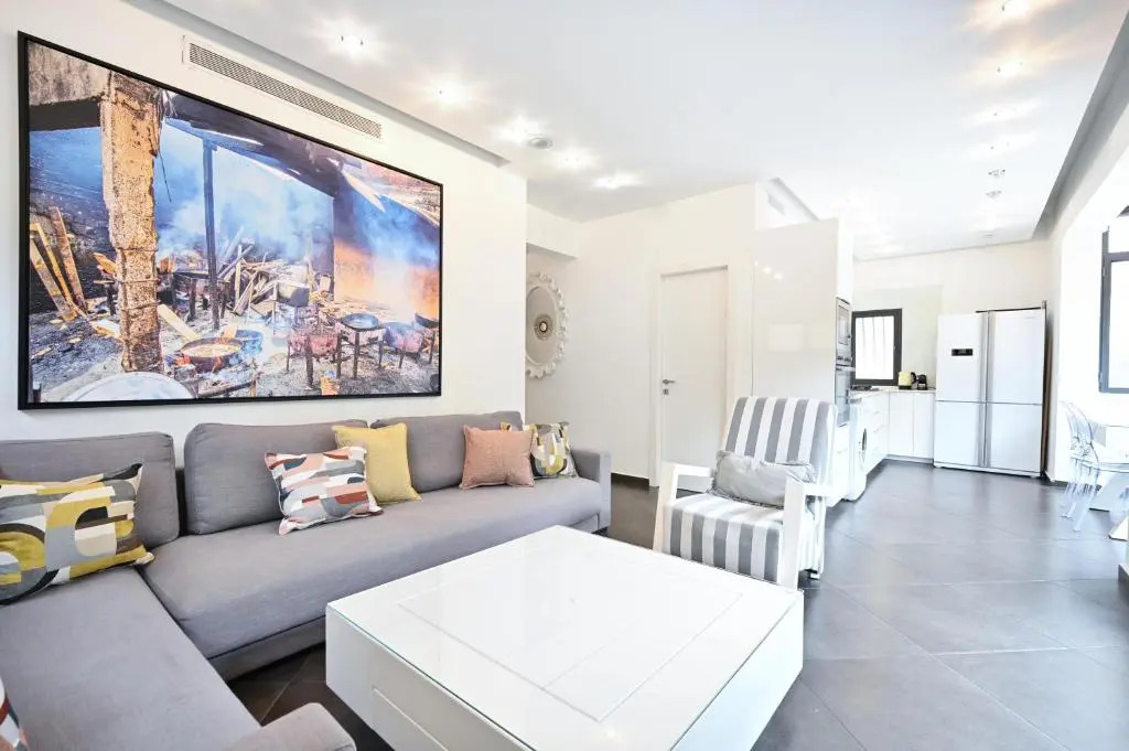 Clear 3BR in Dizzengoff 140 by HolyGuest