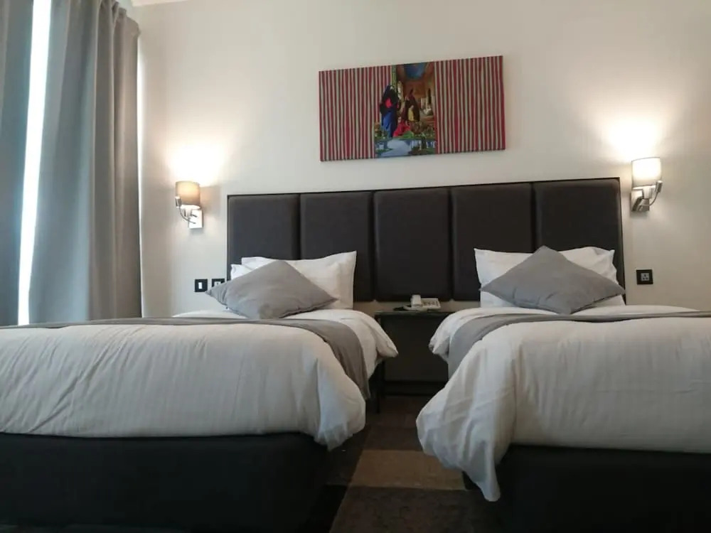 Yellow Rose Hotel