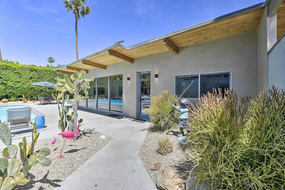 Palm Springs Home w/ Private Pool & Hot Tub!