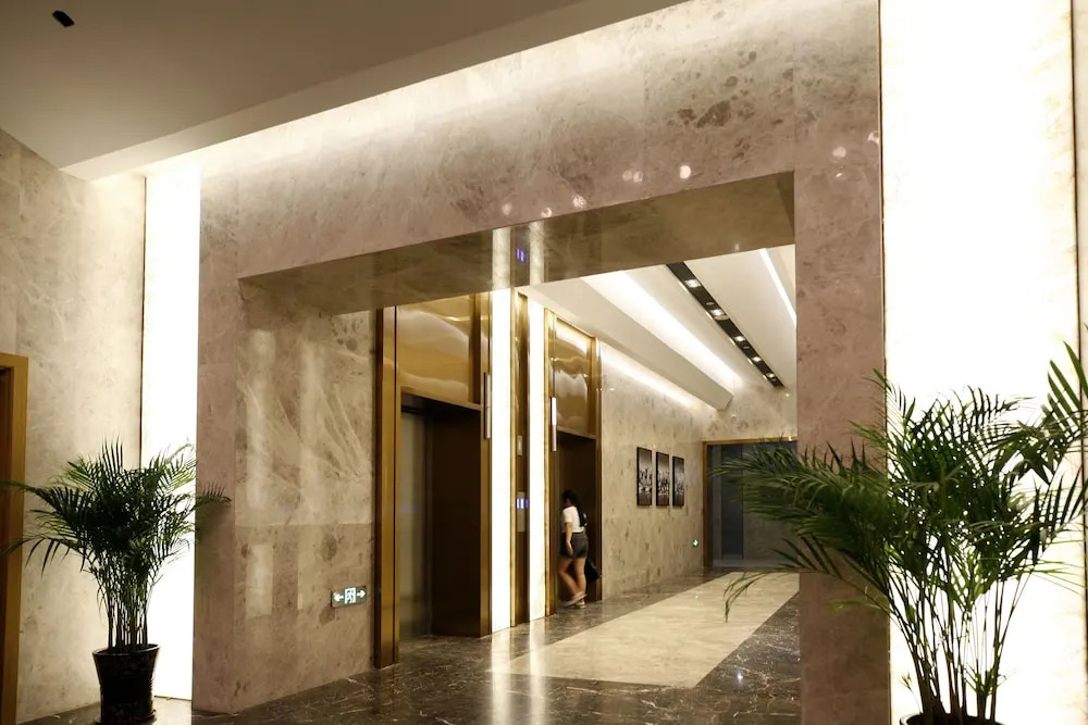 Manhatton Hotel Guangxi Univeristy