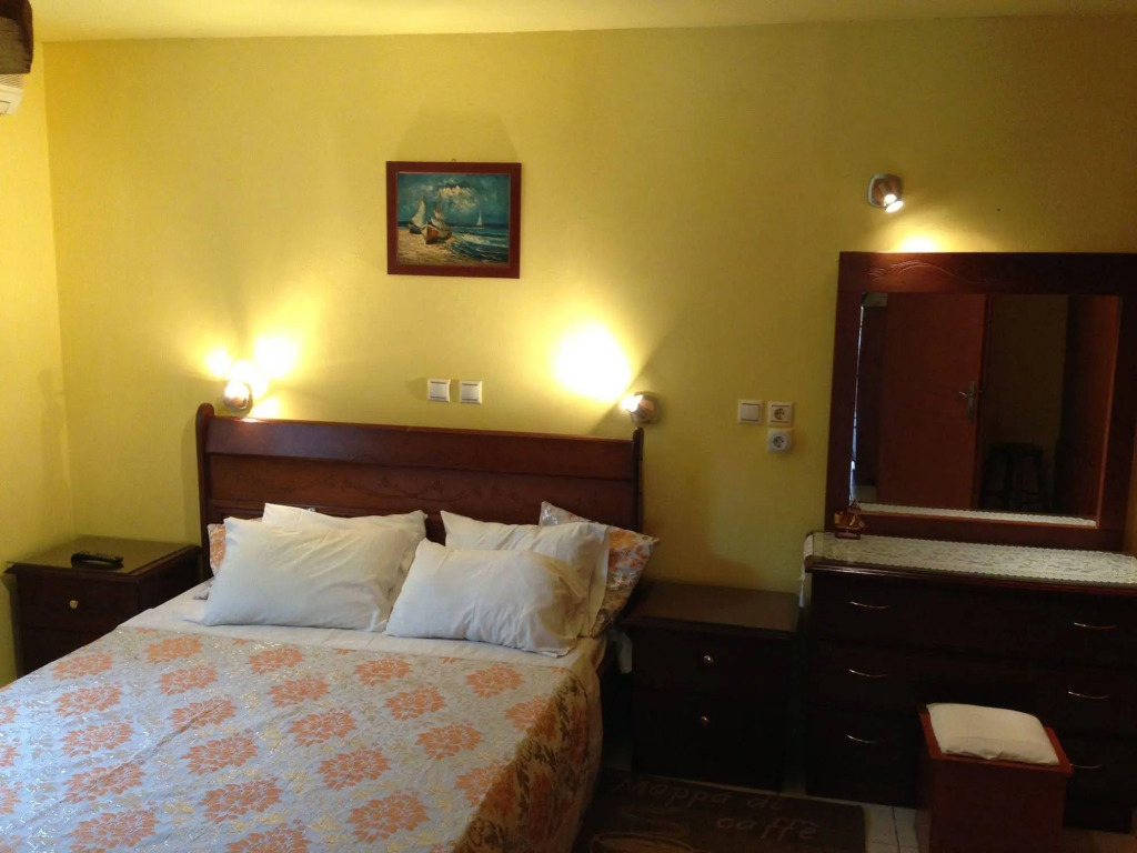 Aloni Studios and Apartments