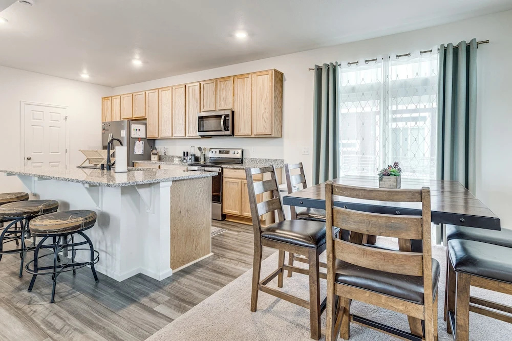 Spacious & Modern! New Home Near Gaylord Rockies