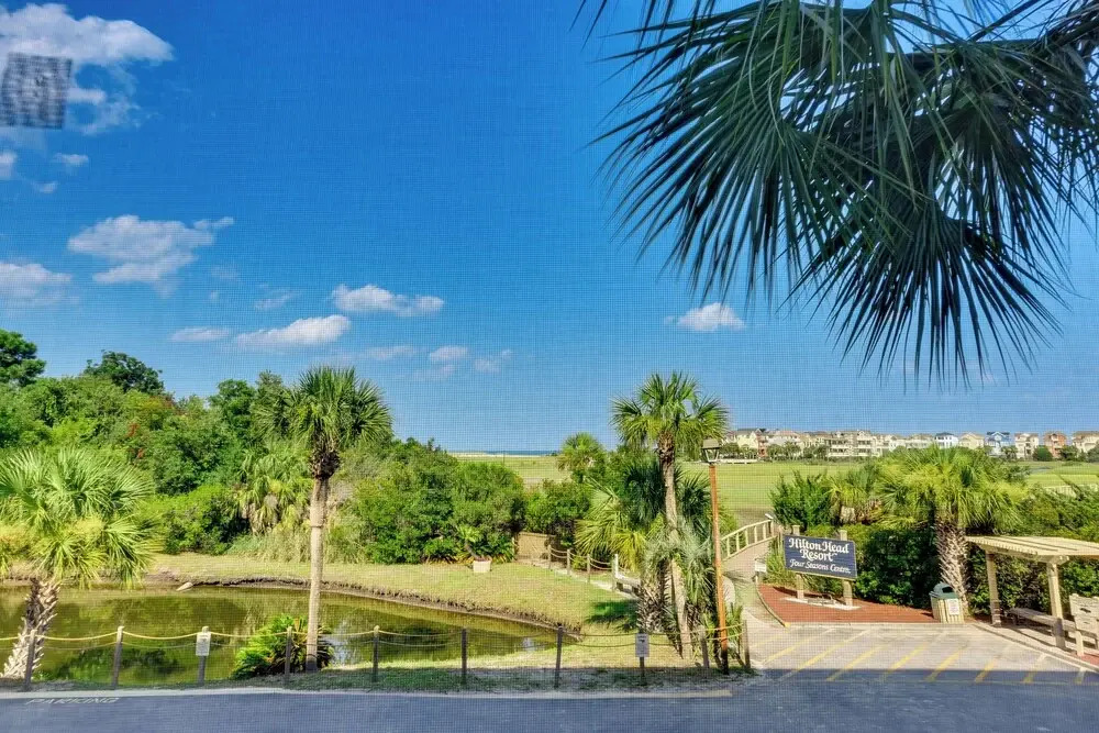 < 1 Mi to Beach: Hilton Head Island Condo w/ Pool!