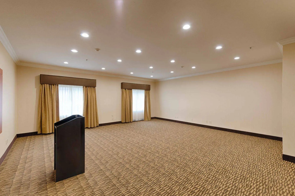 Best Western Plus Delta Inn & Suites