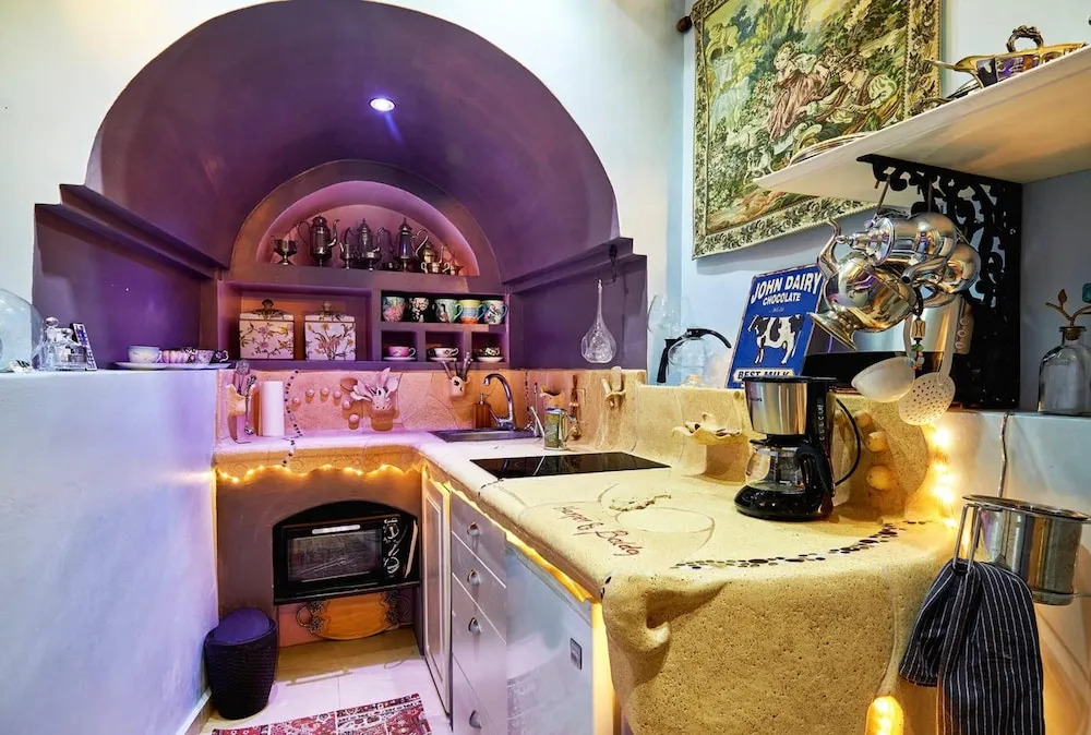 Studio in Torrevieja, with Shared Pool, Enclosed Garden and Wifi Near the Beach