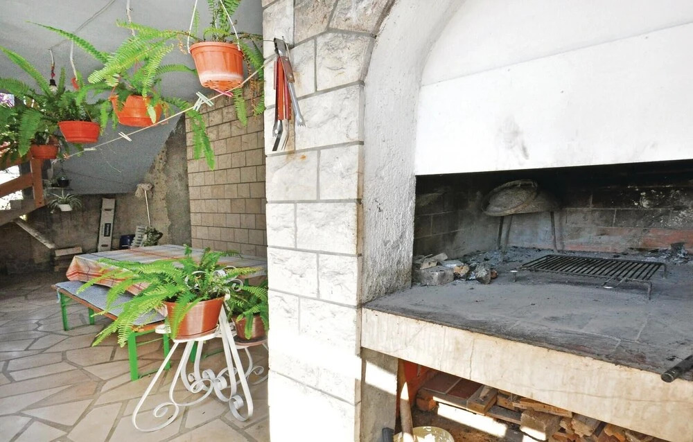 Beautiful Apartment in Omis With 3 Bedrooms