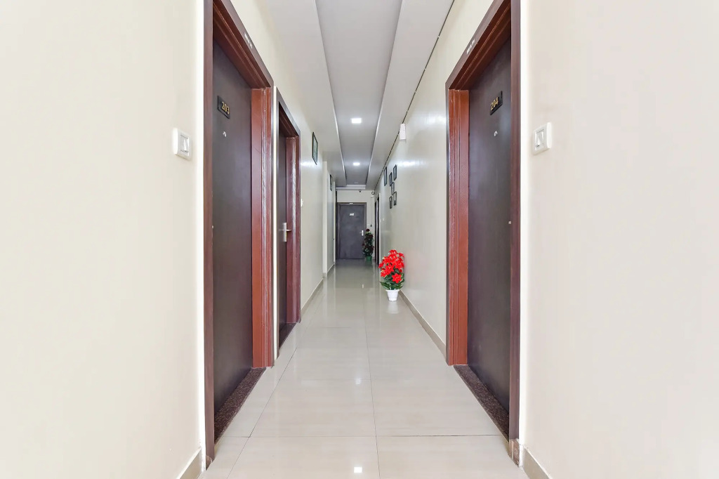 FabHotel Pink Cozzy