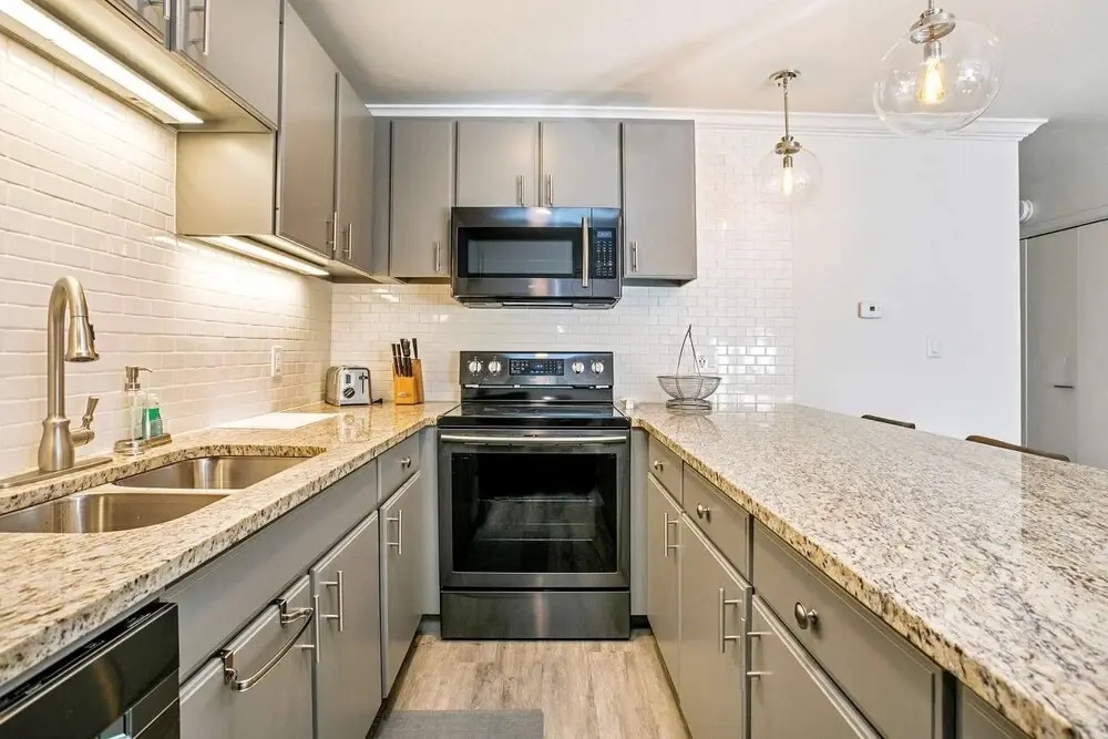 Vail Village 2BR Condo Walk to Gondola and Dining